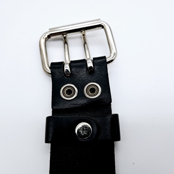 Tooled leather double pronged buckle belt - Picture 4 of 6